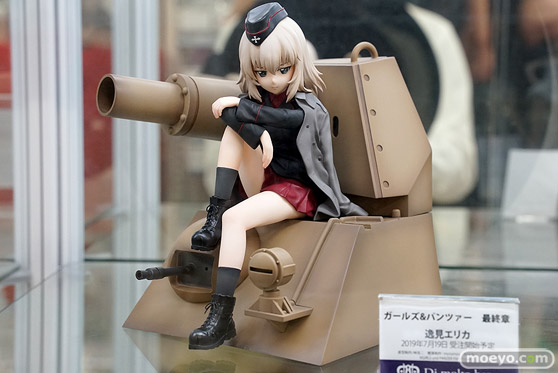 秋葉原の新作展示の様子 01