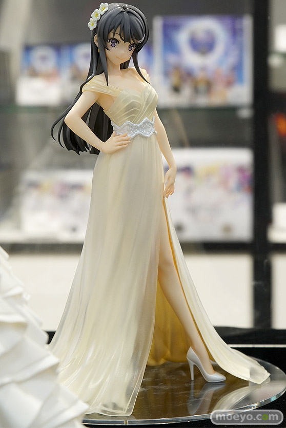 秋葉原の新作フィギュア展示の様子 02