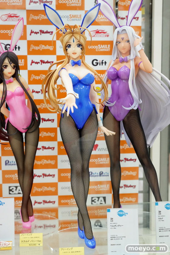 秋葉原の新作フィギュア展示の様子 03