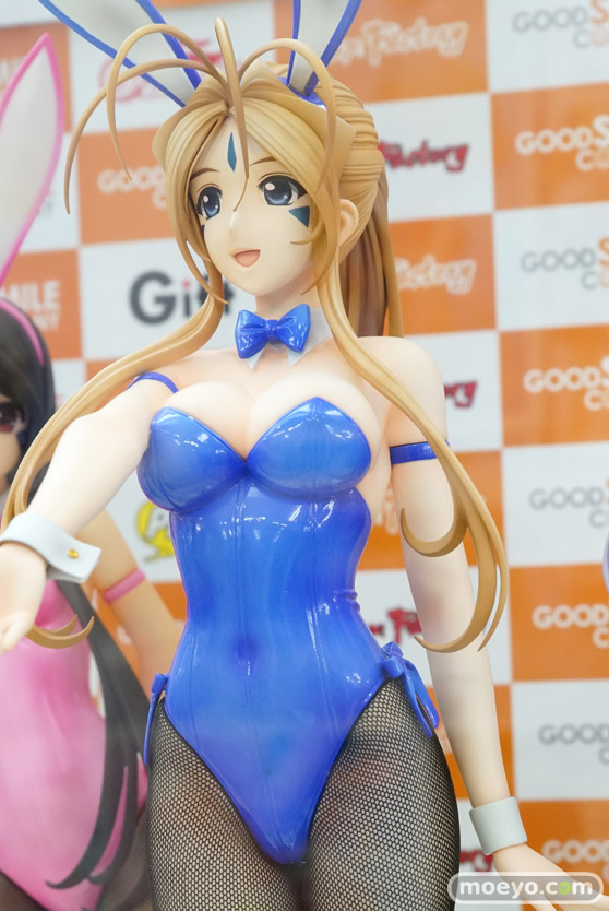 秋葉原の新作フィギュア展示の様子 04