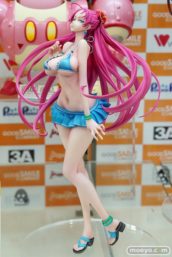 秋葉原の新作フィギュア展示の様子 12