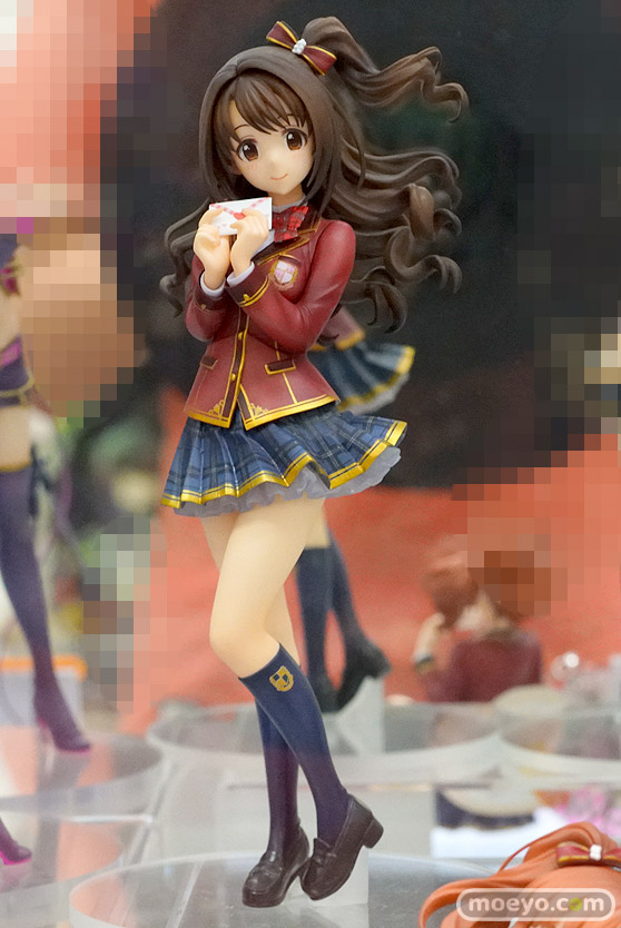 秋葉原の新作フィギュア展示の様子 06