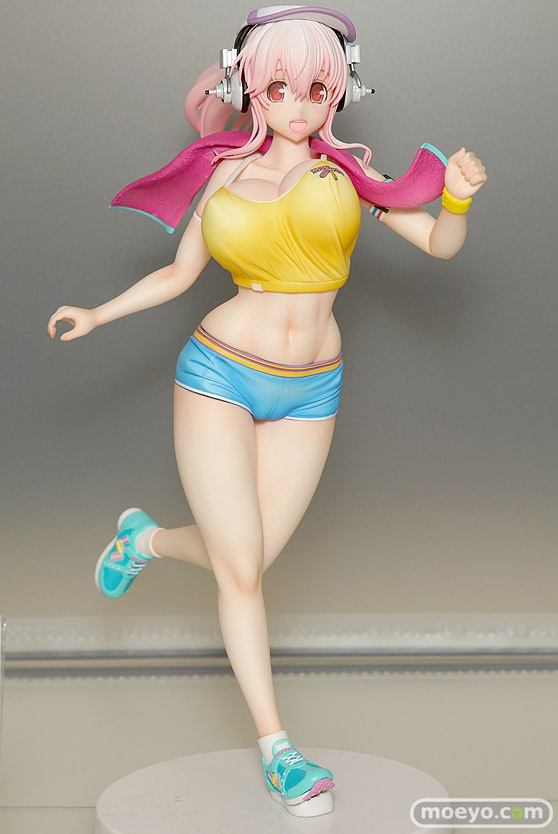 回天堂 すーぱーそに子　ジョギングver. フィギュア 01