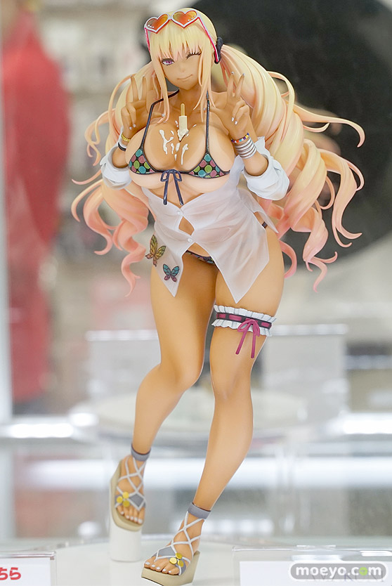 秋葉原の新作フィギュア展示の様子 シャッテ 07