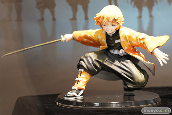 秋葉原の新作フィギュア展示の様子 02