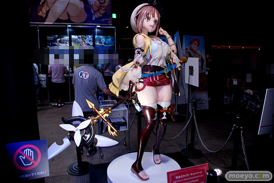 コーエーテクモゲームズ Wonderful Wroks ライザのアトリエ 〜常闇の女王と秘密の隠れ家〜 ライザ 等身大フィギュア 太もも 02