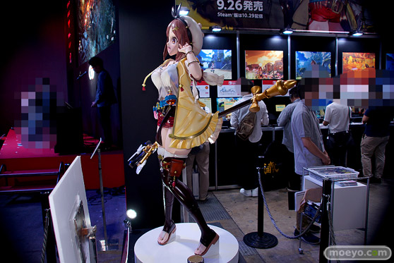 コーエーテクモゲームズ Wonderful Wroks ライザのアトリエ 〜常闇の女王と秘密の隠れ家〜 ライザ 等身大フィギュア 太もも 03