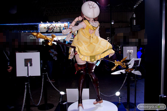 コーエーテクモゲームズ Wonderful Wroks ライザのアトリエ 〜常闇の女王と秘密の隠れ家〜 ライザ 等身大フィギュア 太もも 04