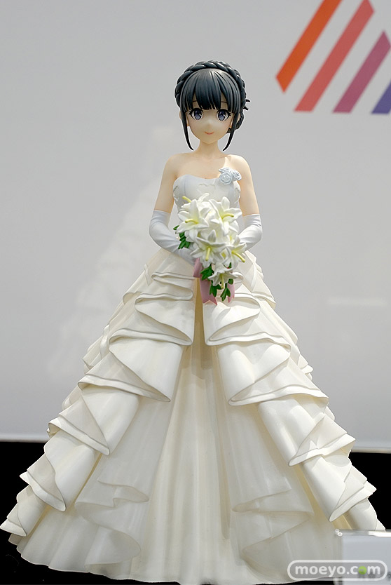 秋葉原の新作フィギュア展示の様子 01