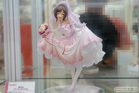 秋葉原の新作フィギュア展示の様子 04