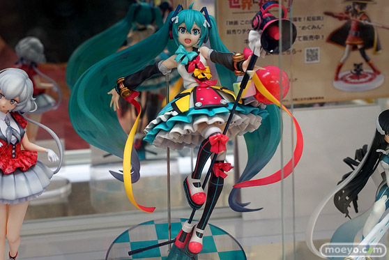 秋葉原の新作フィギュア展示の様子 15