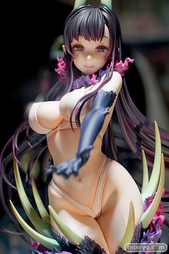 秋葉原の新作フィギュア展示の様子　20190927 02