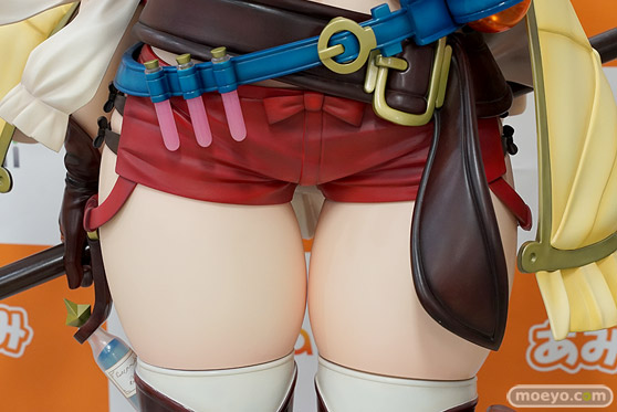 秋葉原の新作フィギュア展示の様子 24