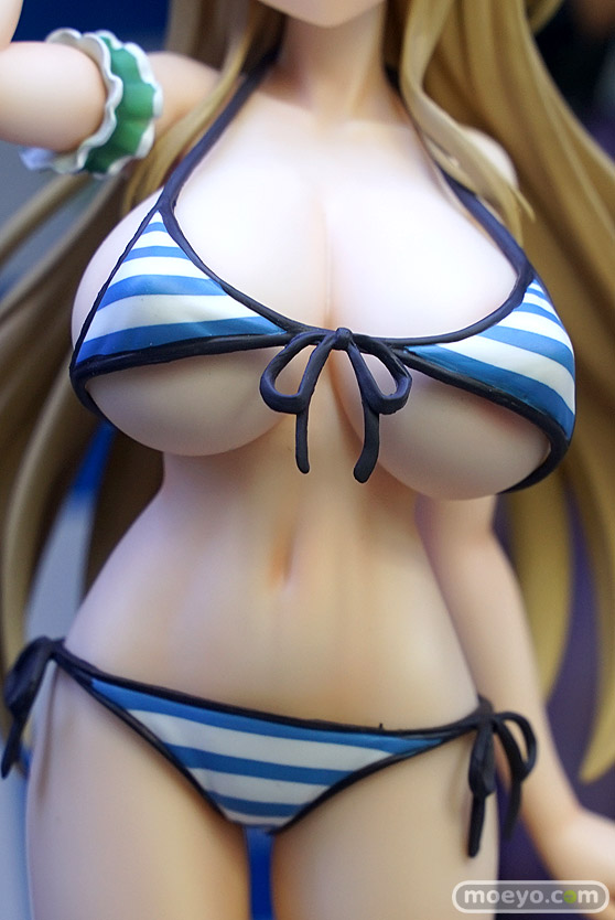 秋葉原の新作フィギュア展示の様子 06