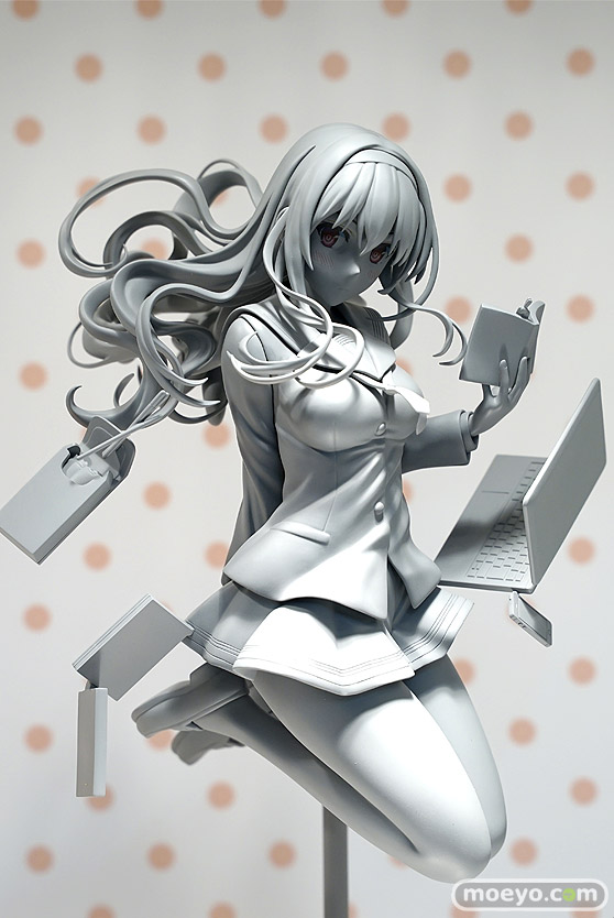 秋葉原の新作フィギュア展示の様子 01