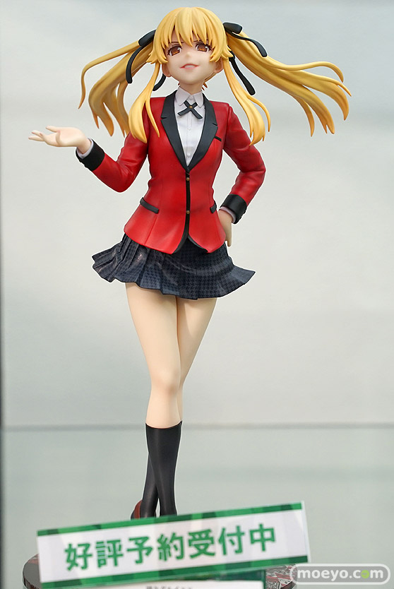 秋葉原の新作フィギュア展示の様子 08