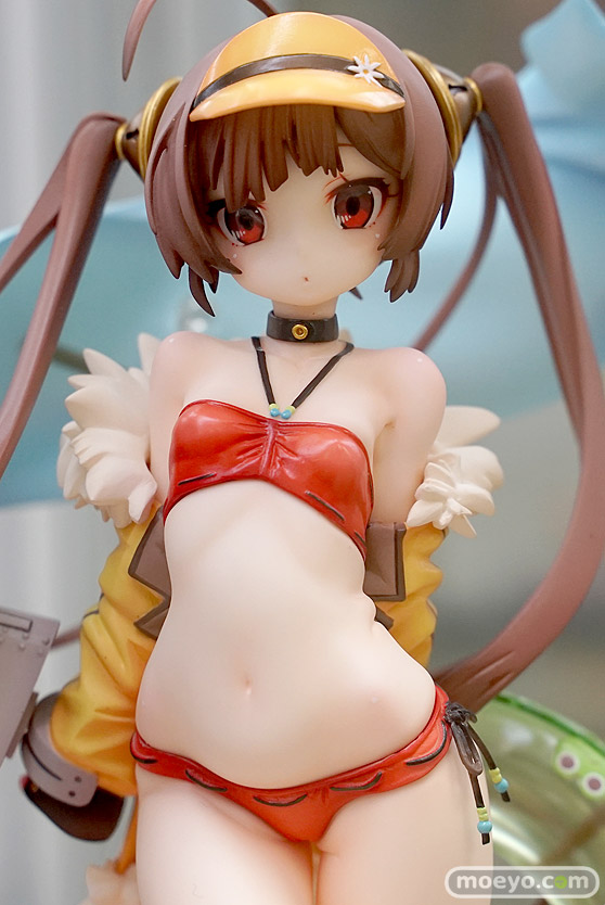 秋葉原の新作フィギュア展示の超子 02