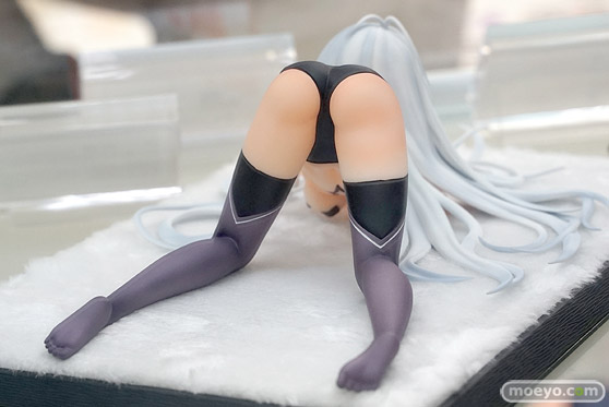 秋葉原の新作フィギュア展示の超子 05