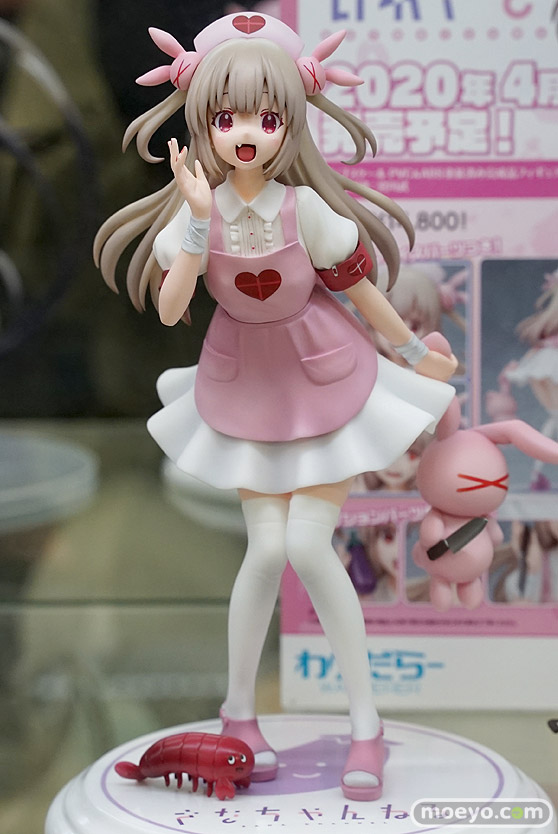 秋葉原の新作フィギュア展示の様子01