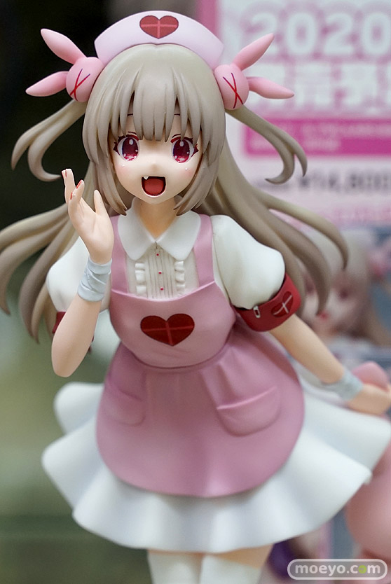 秋葉原の新作フィギュア展示の様子02