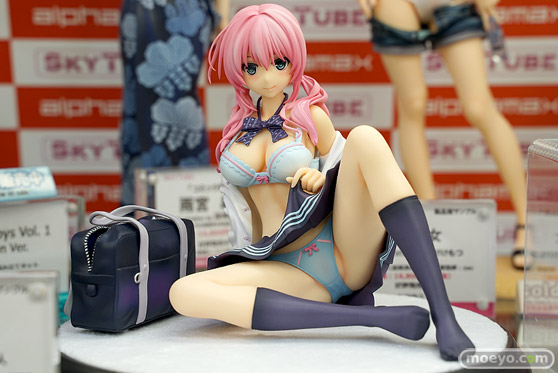 秋葉原の新作フィギュア展示の様子55