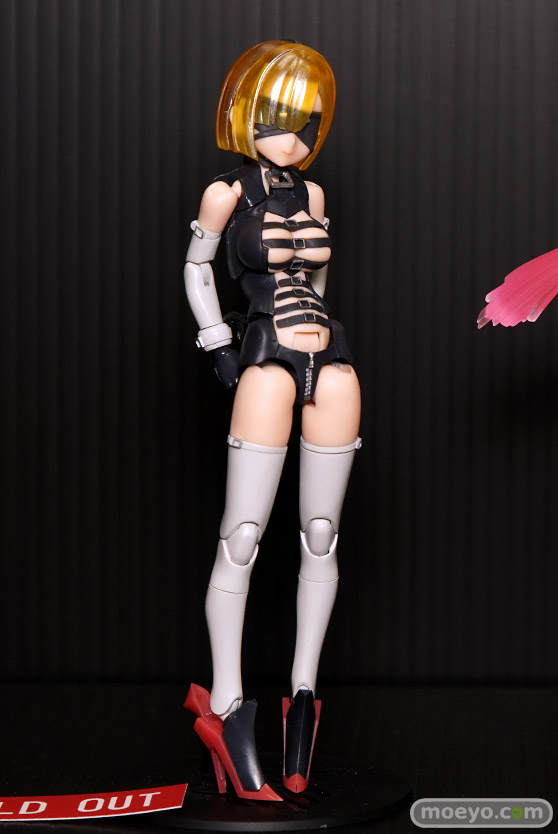 キャラフェス有明01　画像　サンプル　レビュー　フィギュア　キャラフェス CROCK OF GOLD Glasses Sheep SOFT cream 08