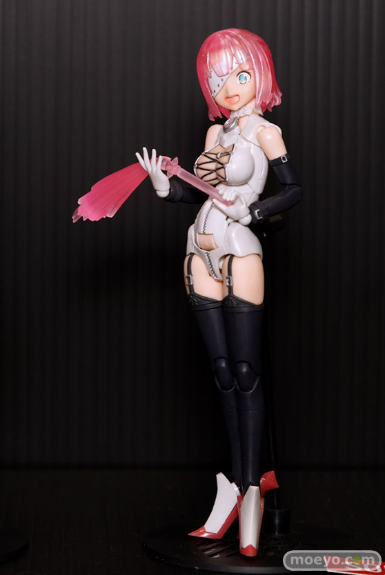 キャラフェス有明01　画像　サンプル　レビュー　フィギュア　キャラフェス CROCK OF GOLD Glasses Sheep SOFT cream 09