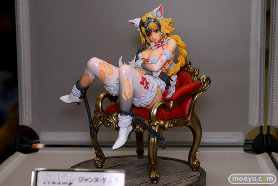 キャラフェス有明01　画像　サンプル　レビュー　フィギュア　キャラフェス CROCK OF GOLD Glasses Sheep SOFT cream 14