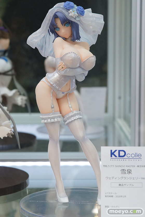 秋葉原の新作フィギュア展示の様子 01