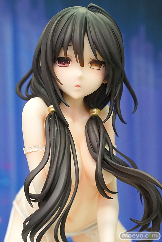 秋葉原の新作フィギュア展示の様子 02