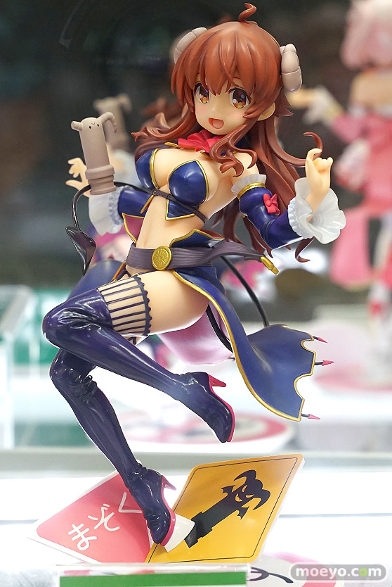 秋葉原の新作フィギュア展示の様子 09