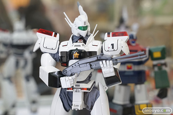 秋葉原の新作フィギュア展示の様子 03