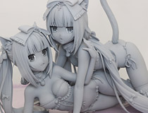 さよりさん描くセクシーな姿の二人が立体化！フレアの新作美少女フィギュア「ネコぱら ショコラ＆バニラ」監修中原型が展示！