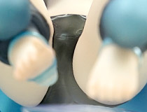 大胆ポーズ反転バージョンのイラストを立体化！ファット・カンパニー新作美少女フィギュア「デート・ア・ライブ 四糸乃 反転Ver.」彩色サンプルがアキバで展示！