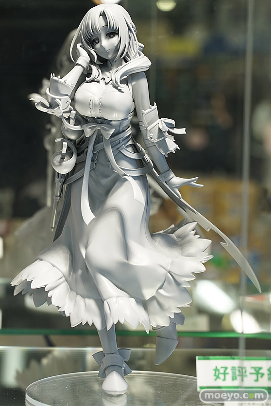 秋葉原の新作フィギュア展示の様子 01