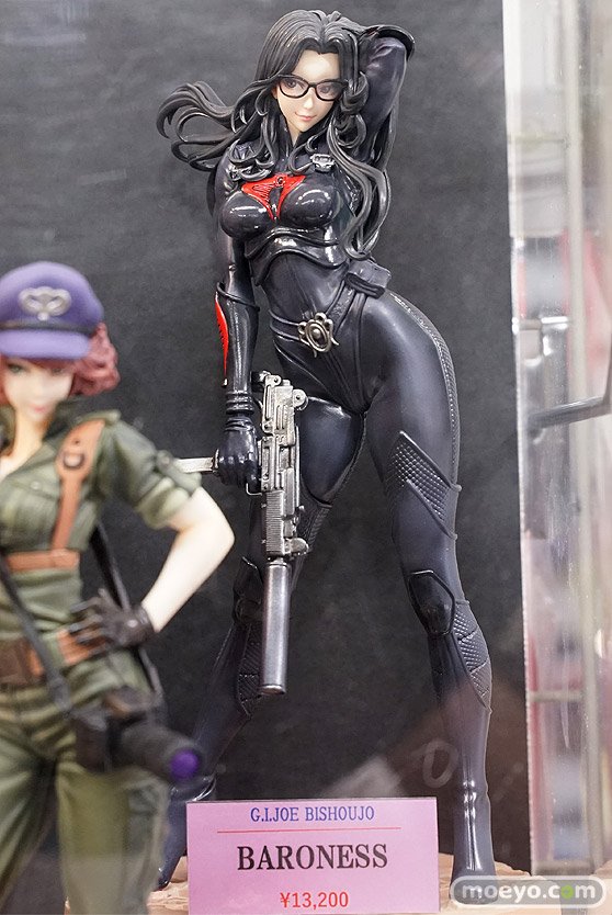 秋葉原の新作フィギュア展示の様子 17