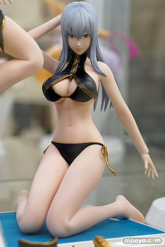 秋葉原の新作フィギャ展示の様子 あみあみ 秋葉原ラジオ会館店 13