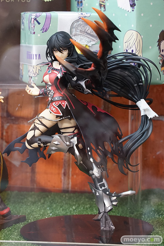 秋葉原の新作フィギュア展示の様子 09