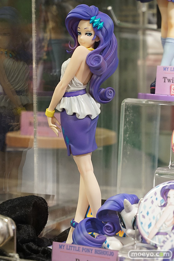 秋葉原の新作フィギュア展示の様子 13