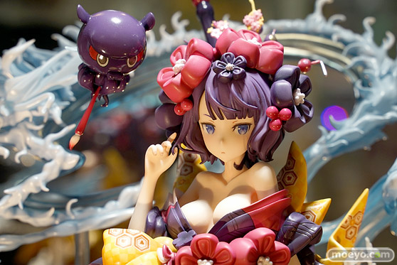 秋葉原の新作フィギュア展示の様子 02