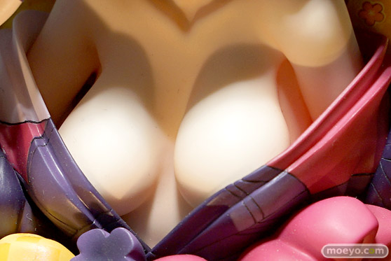 秋葉原の新作フィギュア展示の様子 03