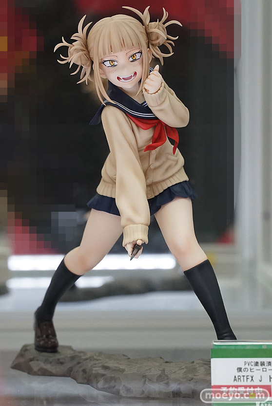 秋葉原の新作フィギュア展示の様子 05