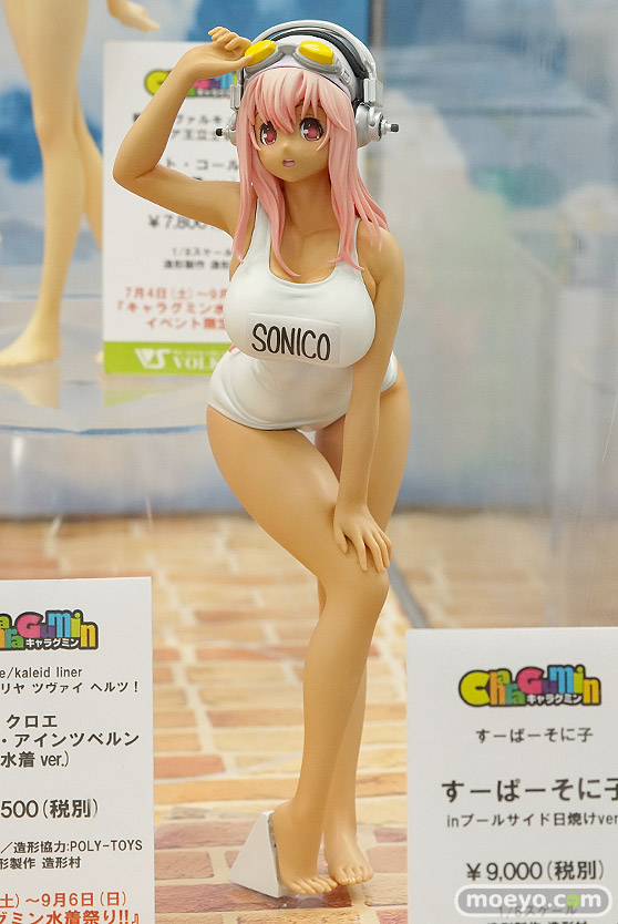 秋葉原の新作フィギュア展示の様子 54