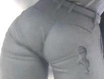 セクシーなパンティラインがくっきり！コトブキヤ新作美少女フィギュア「HORROR美少女 悪魔のいけにえ レザーフェイス CHAINSAW DANCE」監修中原型がアキバで展示！