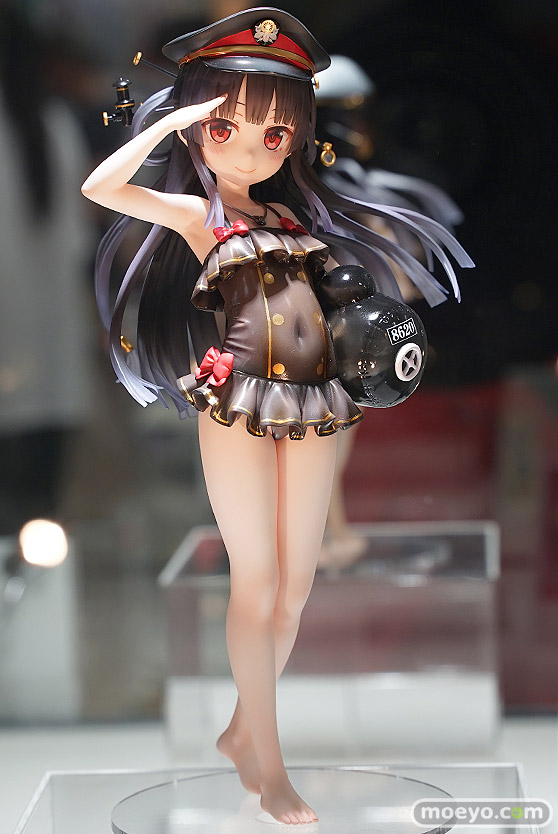 秋葉原の新作フィギュア展示の様子 01