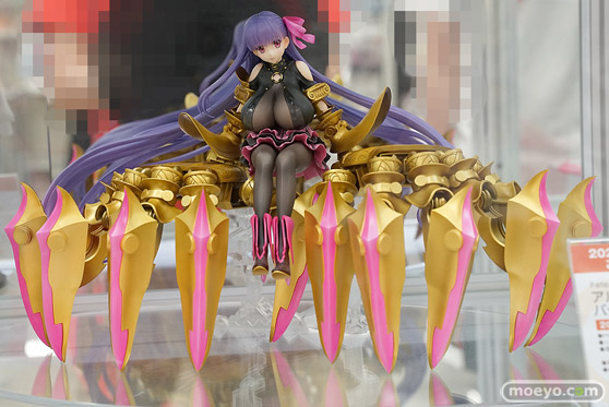 秋葉原の新作フィギュア展示の様子 09