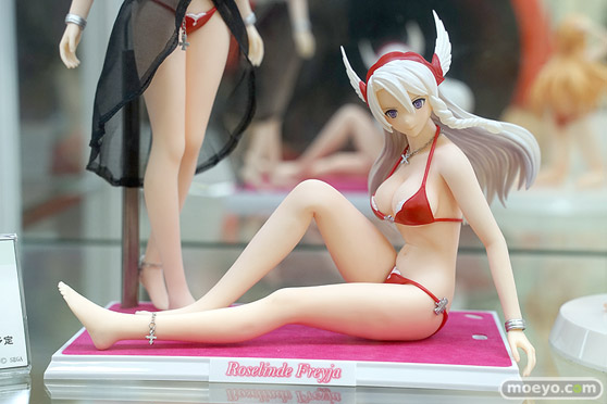 秋葉原の新作フィギュア展示の様子 12