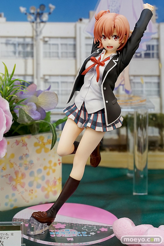 秋葉原の新作フィギュア展示の様子 01