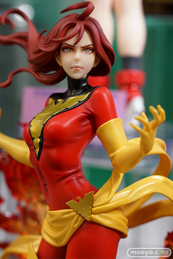 秋葉原の新作フィギュア展示の様子 06