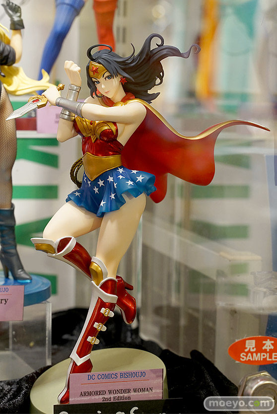 秋葉原の新作フィギュア展示の様子 11